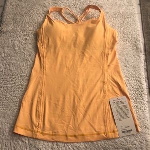 Lululemon Free to be Tank size 6